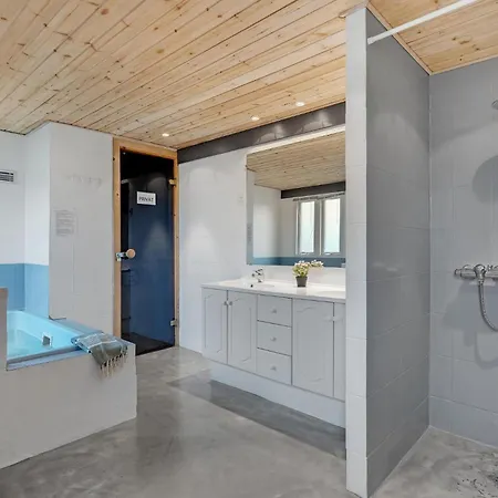 Pet Friendly In With Sauna *