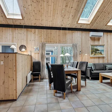 4 Bedroom Gorgeous In * Oksbøl