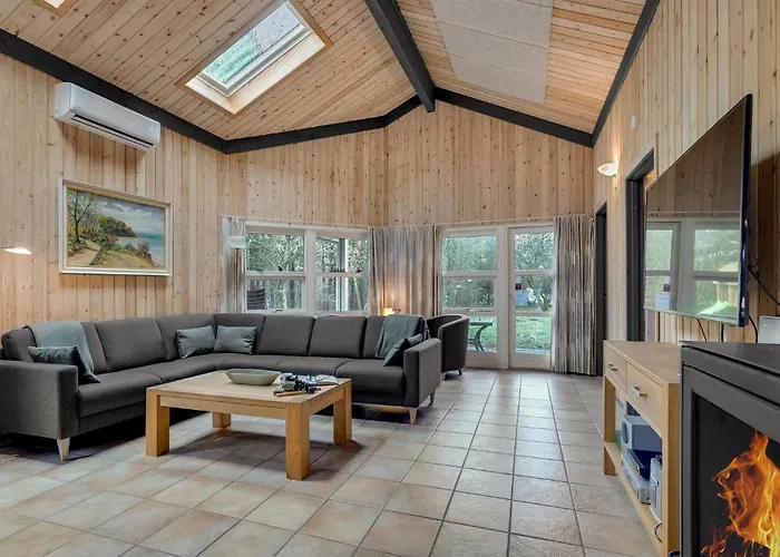 4 Bedroom Gorgeous In Casa vacanze