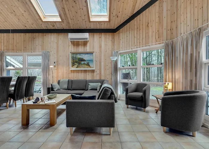 Casa vacanze 4 Bedroom Gorgeous In Oksbøl